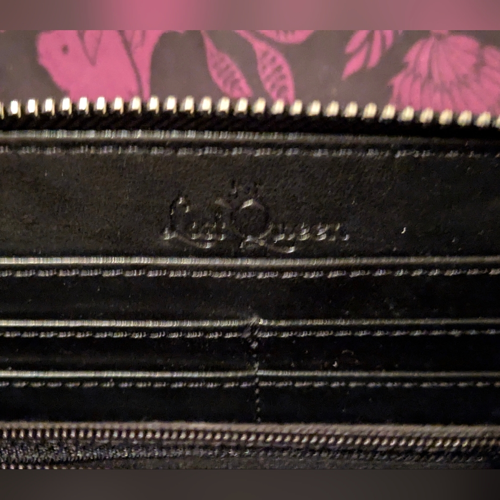Lost Queen Pink Tartan Handcuff Wallet - Picture 4 of 5